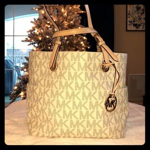 Michael Kors Hobo Bag